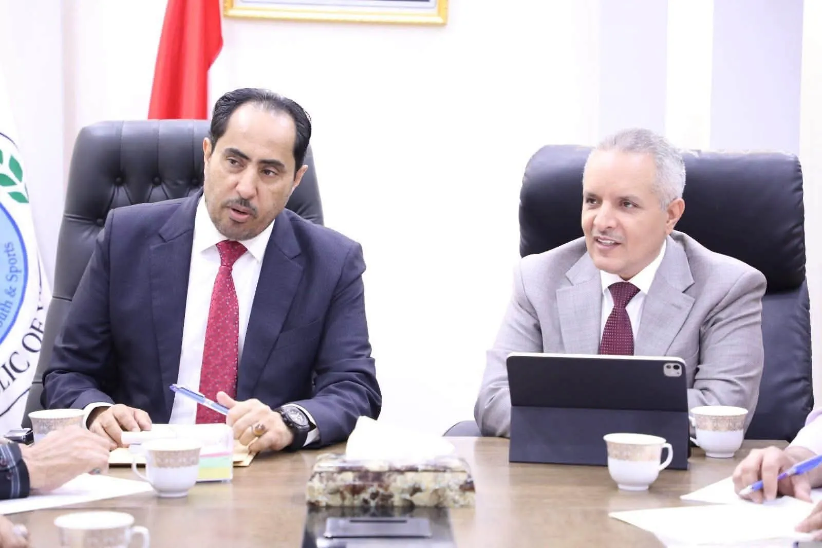وزيرا الشؤون الاجتماعية والعمل والشباب والرياضة يناقشان تعزيز التعاون في تمكين الشباب