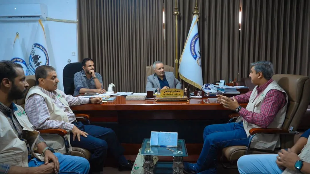 وزير الشؤون الاجتماعية والعمل يلتقي بممثلي المؤسسة الطبية