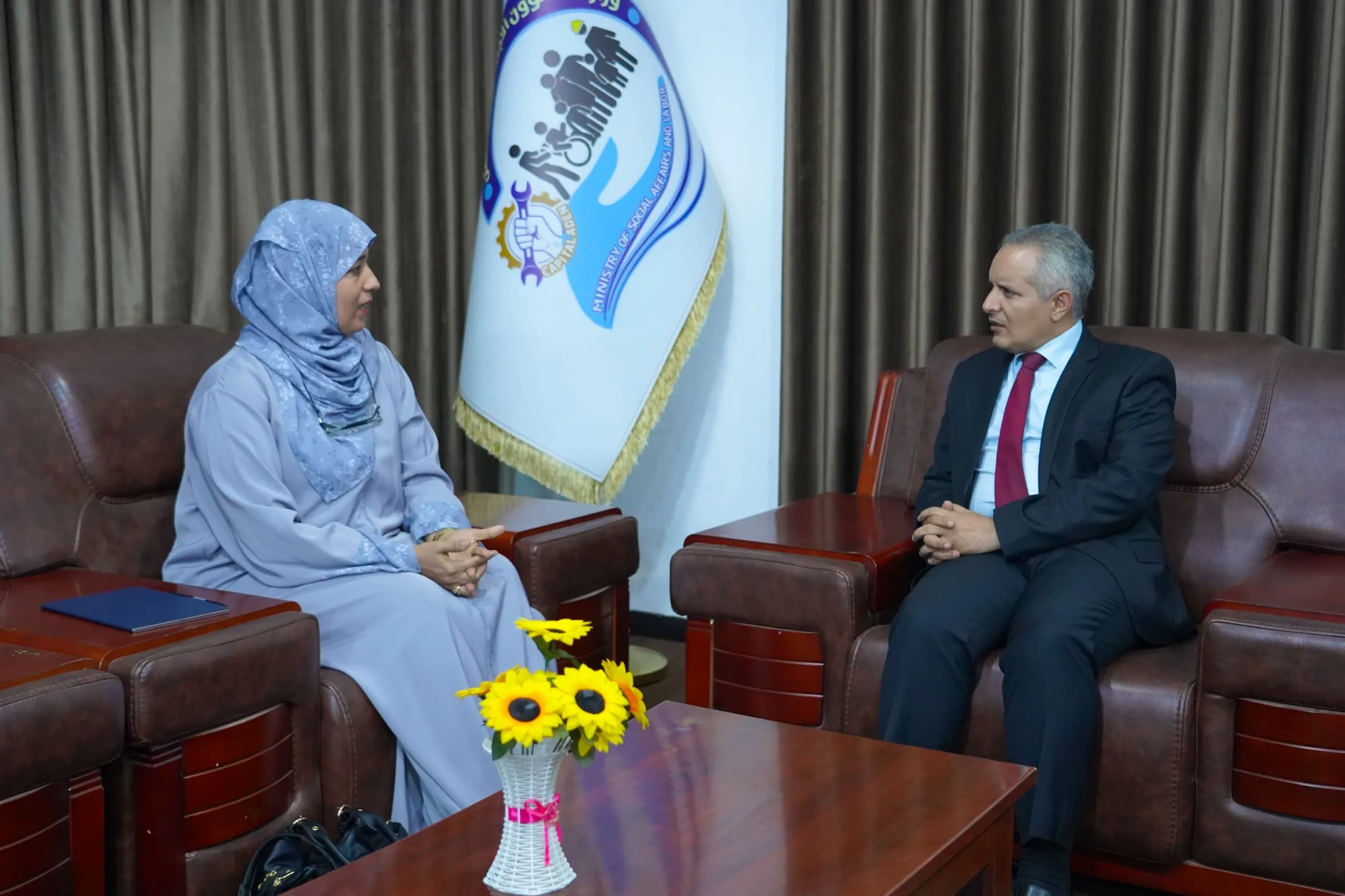 وزير الشؤون الاجتماعية والعمل يناقش مع رئيس الجهاز المركزي للإحصاء تطوير منظومة البيانات الاجتماعية