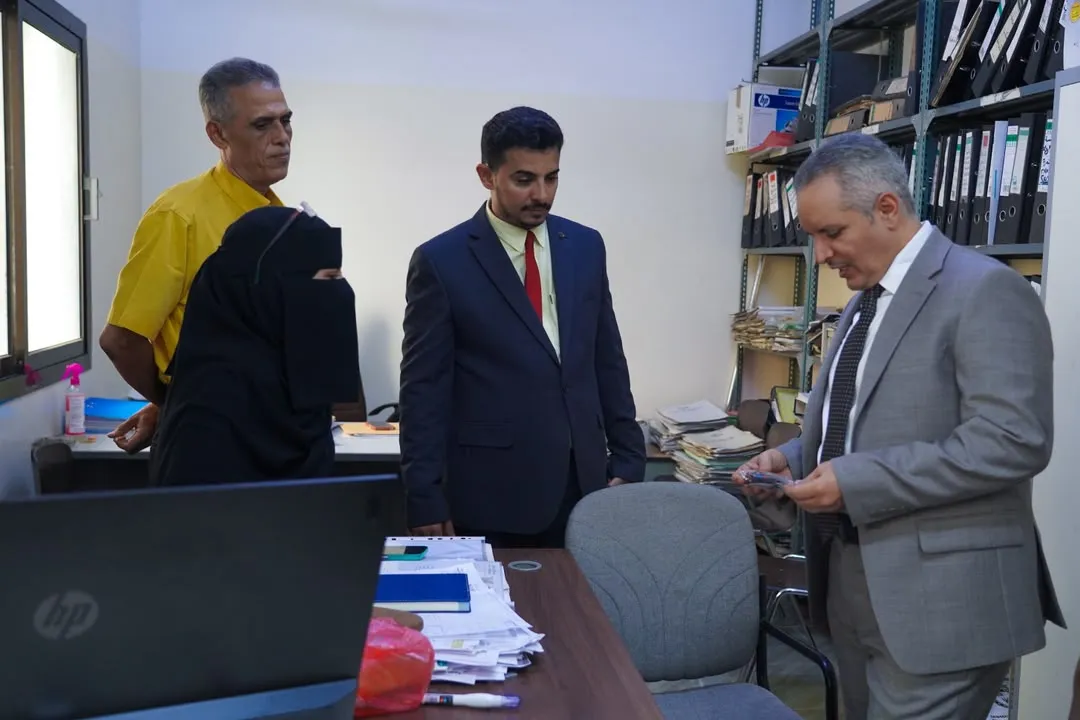 Minister Al-Yafaei Inspects Social Affairs and Labor Office in Aden, Reviews Performance and Service Delivery