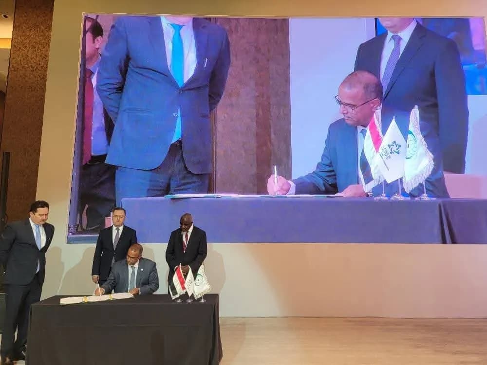Our Country Signs the Statute of the OIC Labor Center
