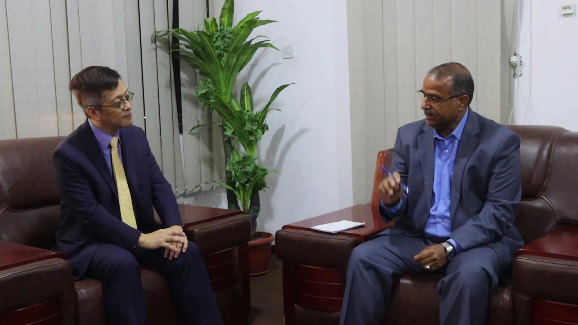 Minister Al-Zouari Meets the New Head of INTERSOS Mission and Affirms Support for the Organization’s Activities in Yemen